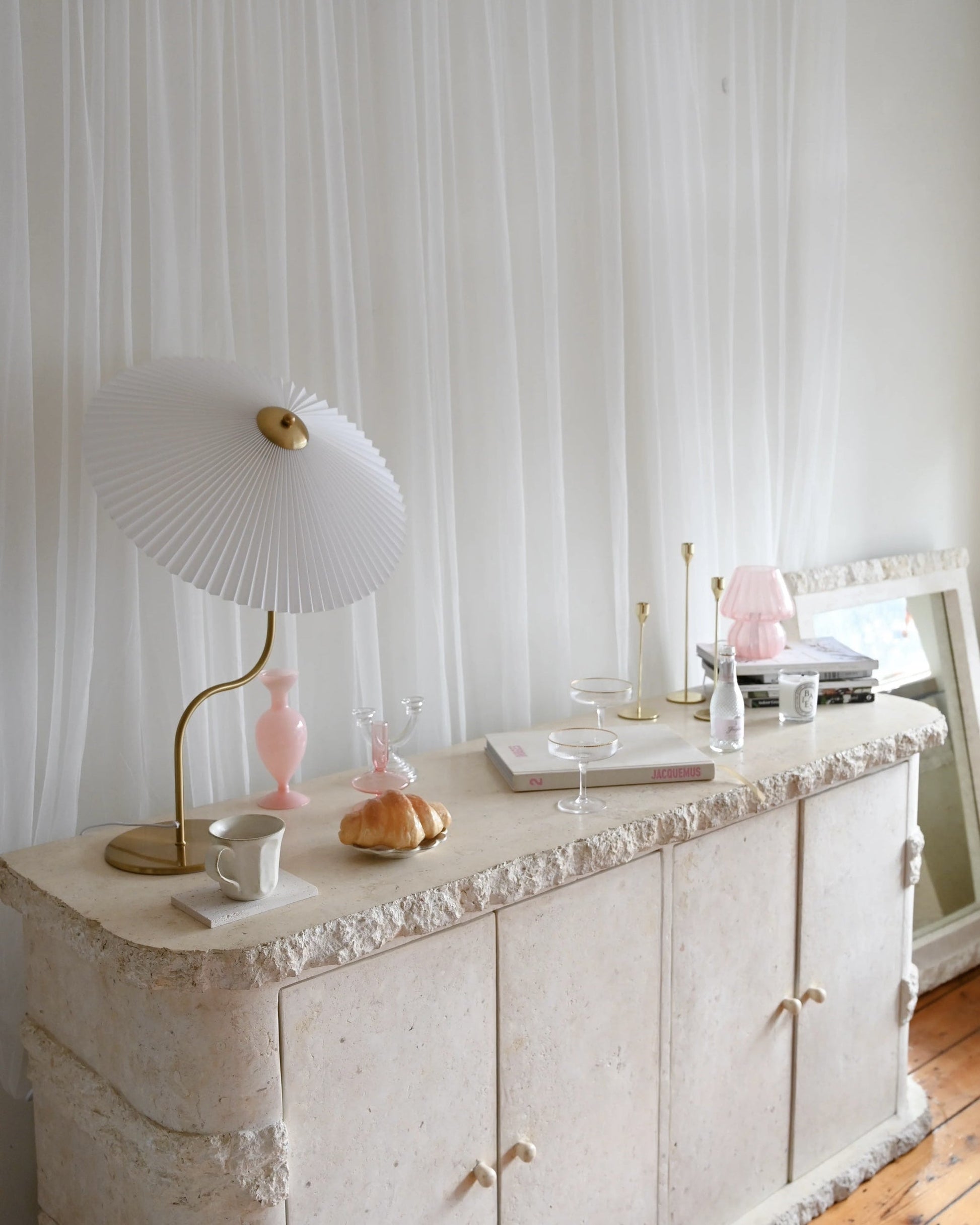 Aesthetic Soft Girl Room Decor – Vintage Pleated Brass Lamp