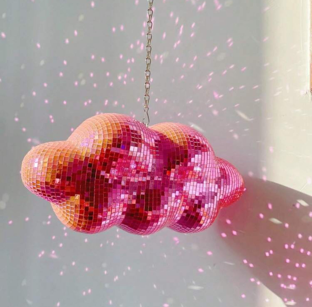 Silver cloud-shaped disco mirror – retro Y2K room accessory.