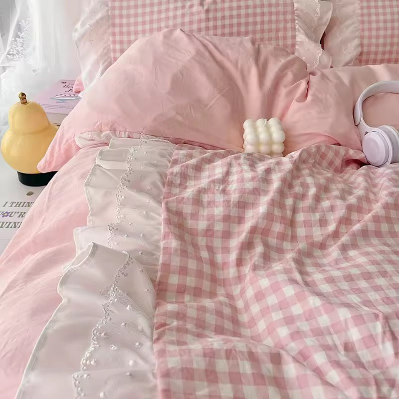 Princesscore aesthetic bedding with lace pillowcases and pastel sheets