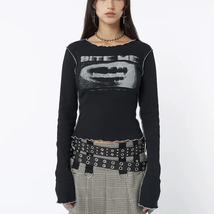 Harajuku-style black Y2K skull tee with gothic hollow cross design. Long sleeve slim crop top for women’s punk-inspired fashion.