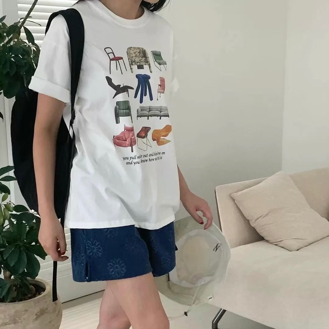Cute aesthetic t-shirt for girls, perfect for retro-inspired outfits
